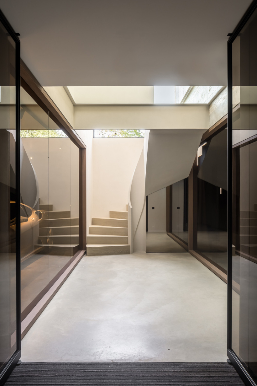 HOUSE H